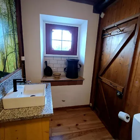 Um Da Casa Do Monte Adega